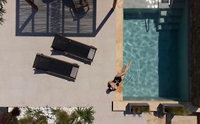 Pnoes Luxury Suites